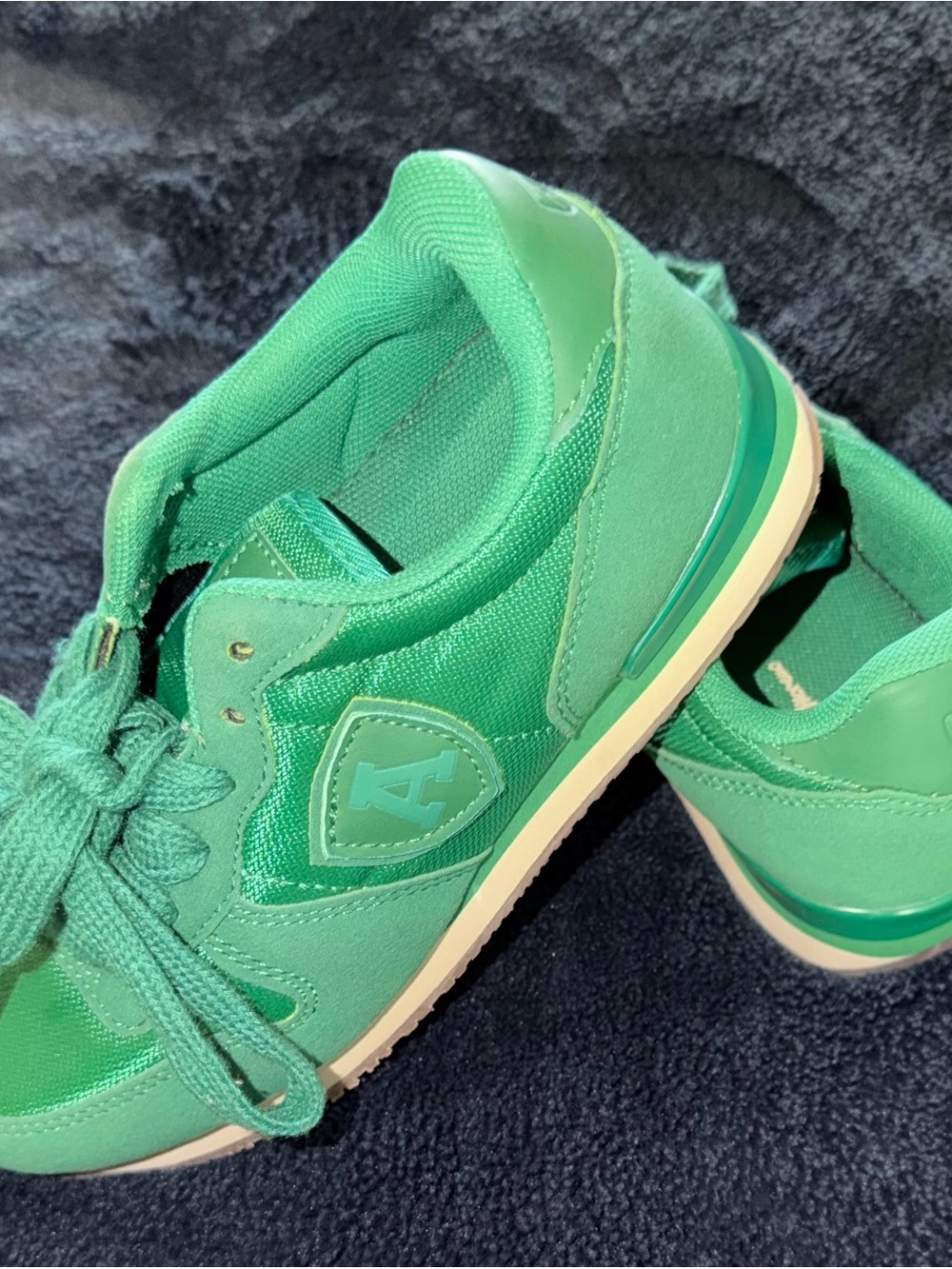 Alvaro Moreno Green Kids Casual Sneakers with Lace-Up Comfort